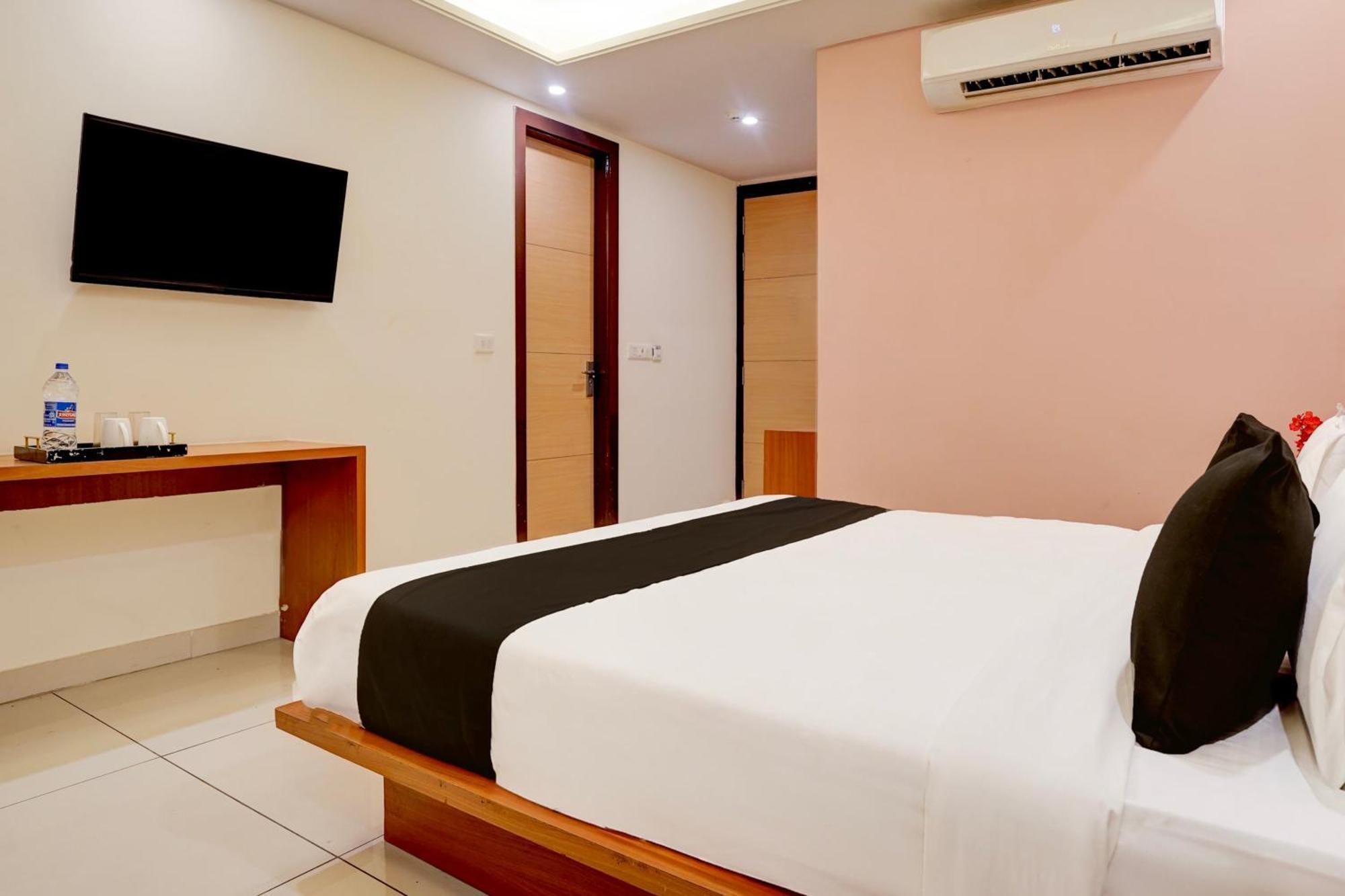 Super Townhouse Airport Road Delhi Hotel New Delhi Exterior photo