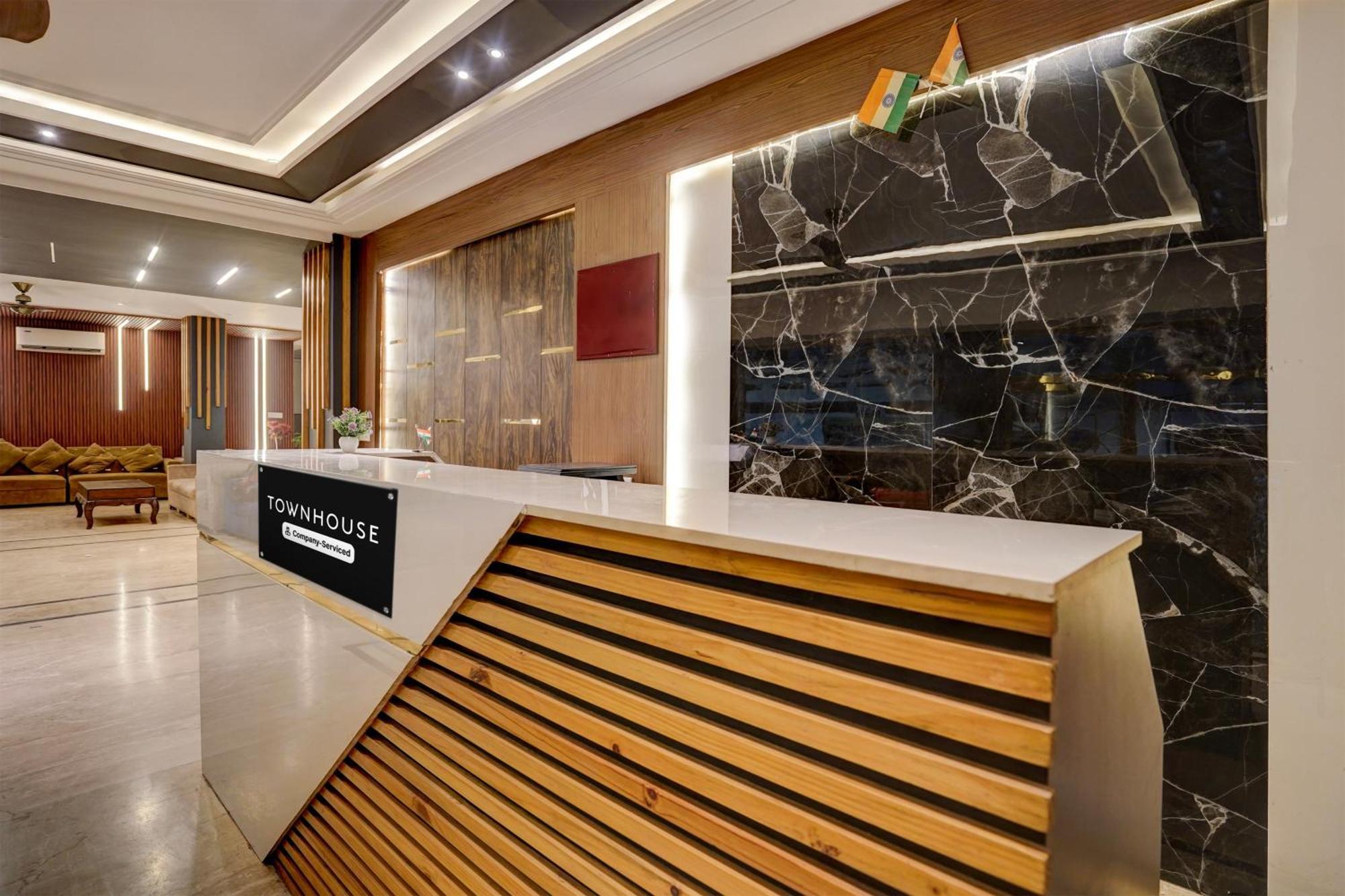 Super Townhouse Airport Road Delhi Hotel New Delhi Exterior photo